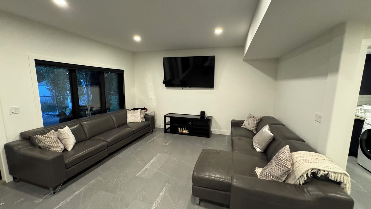 Photo of Livingroom in Parkland Beach