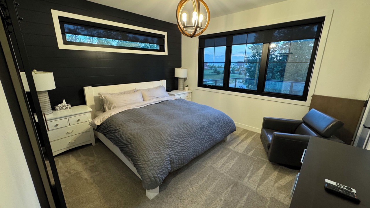 Photo of Bedroom in Parkland Beach