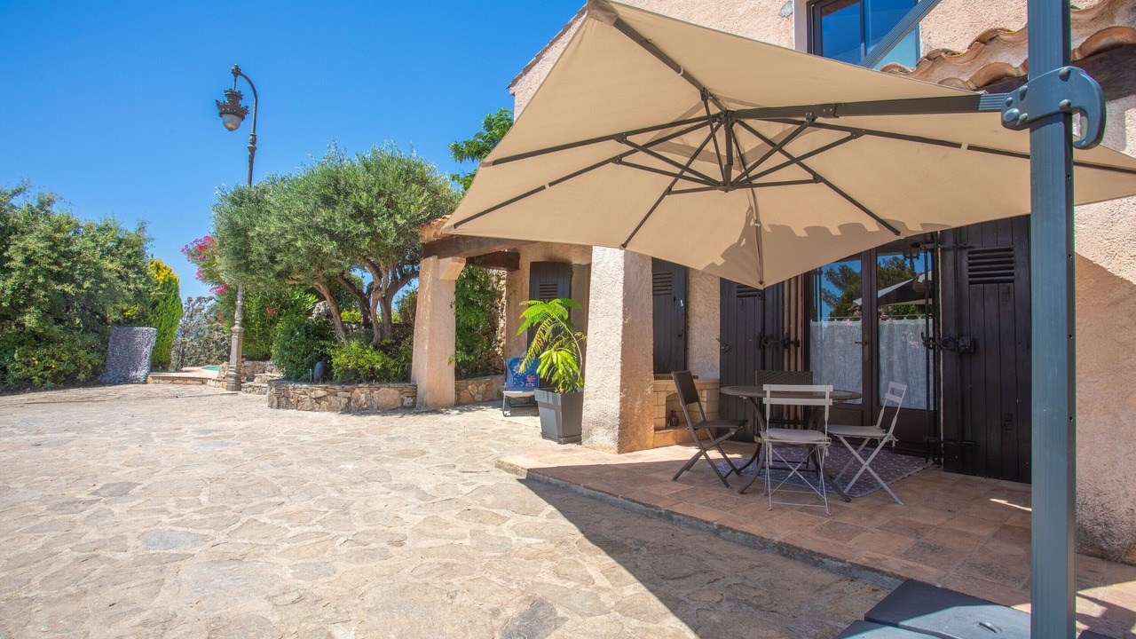 Photo of Outdoor in Antheor