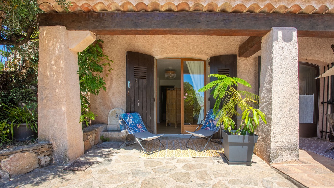 Photo of Outdoor in Antheor