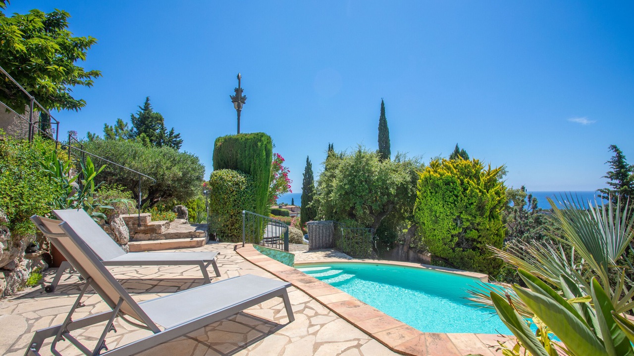 Photo of Outdoor in Antheor