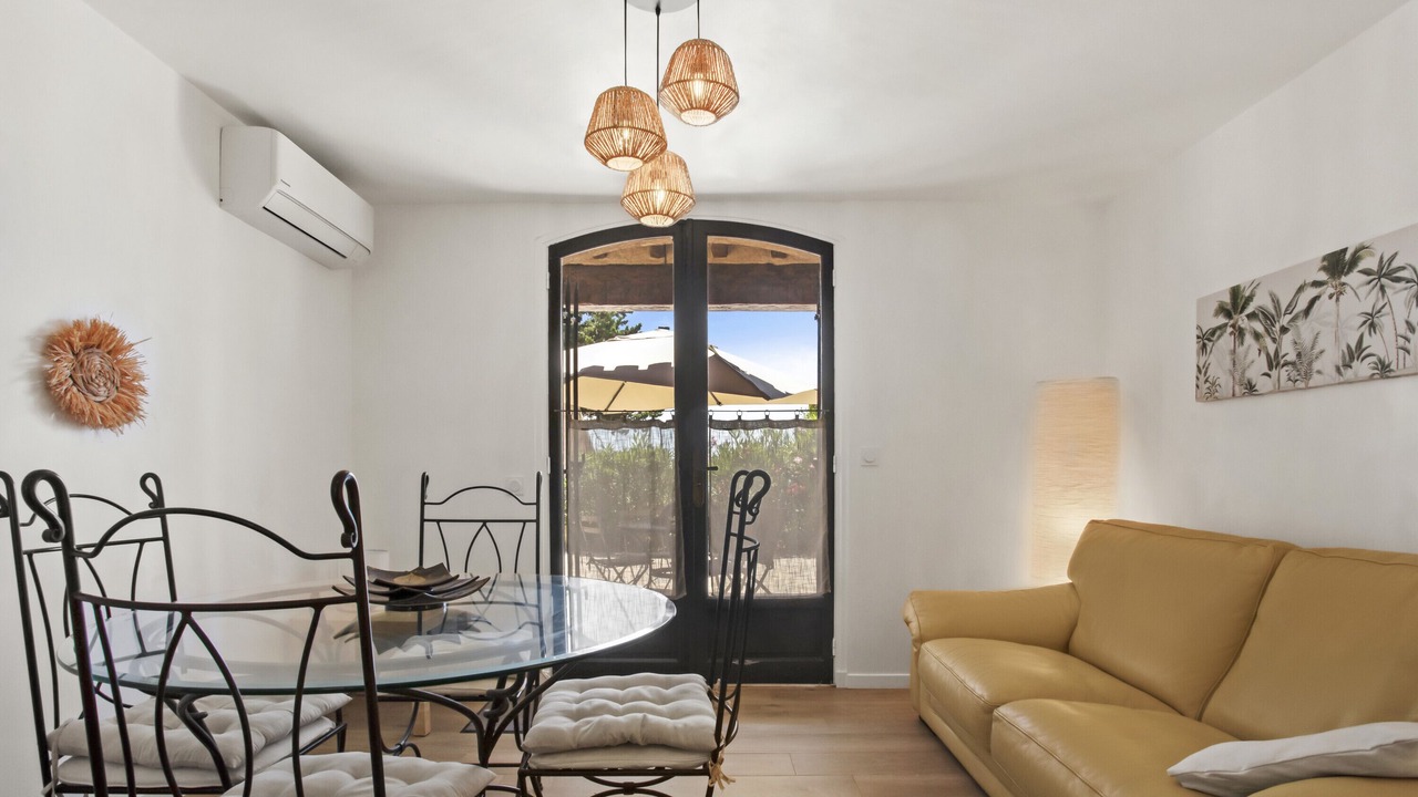 Photo of Livingroom in Antheor
