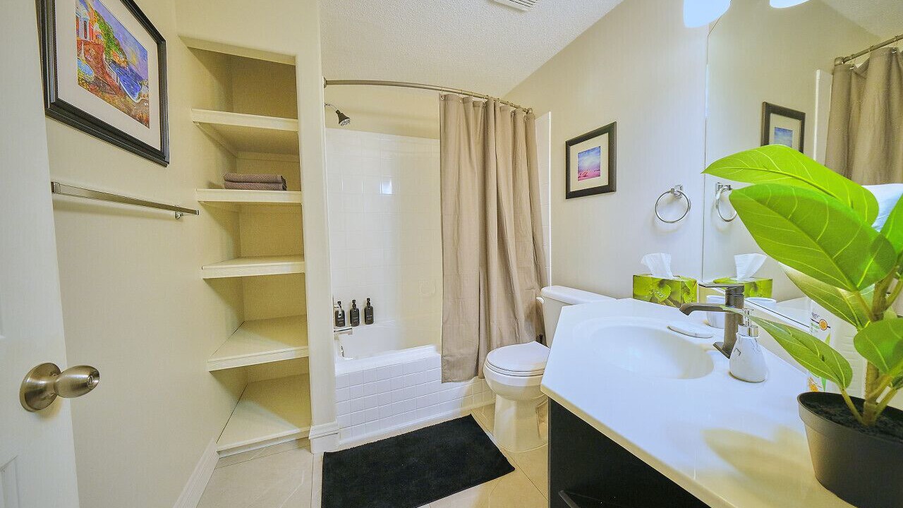 Photo of Bathroom in Arbour Lake