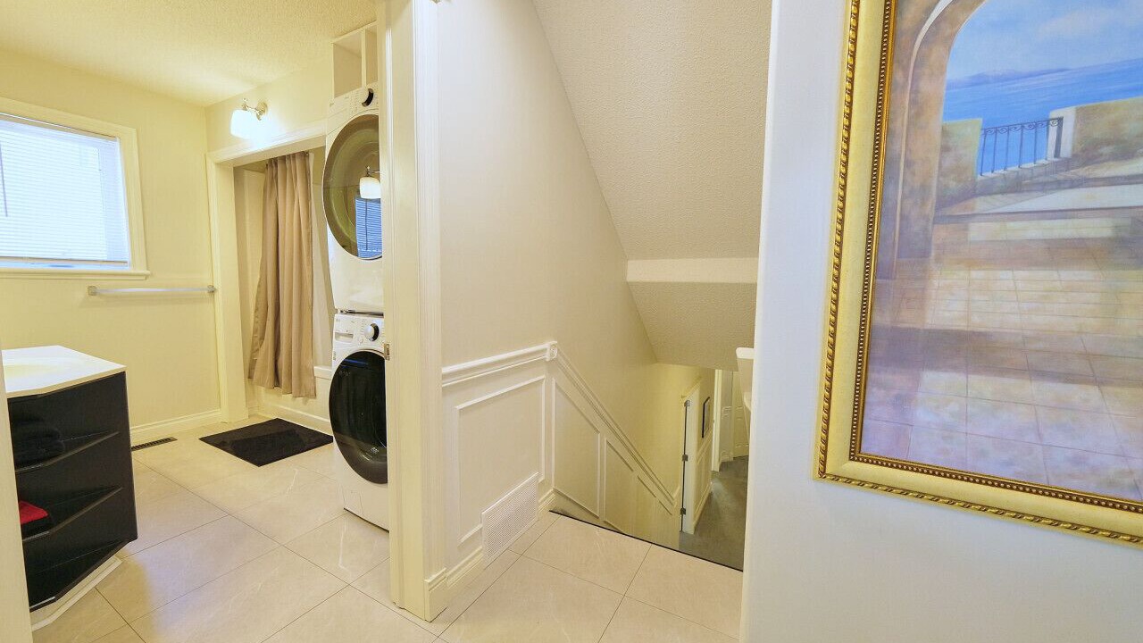Photo of Bathroom in Arbour Lake