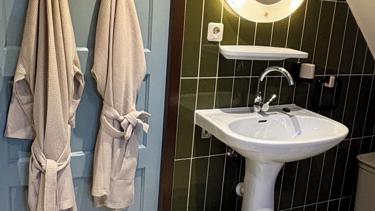 Photo of Bathroom in Huns