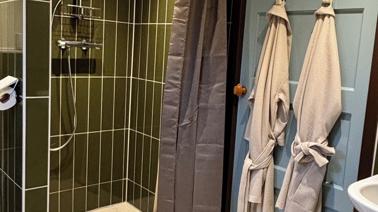 Photo of Bathroom in Huns