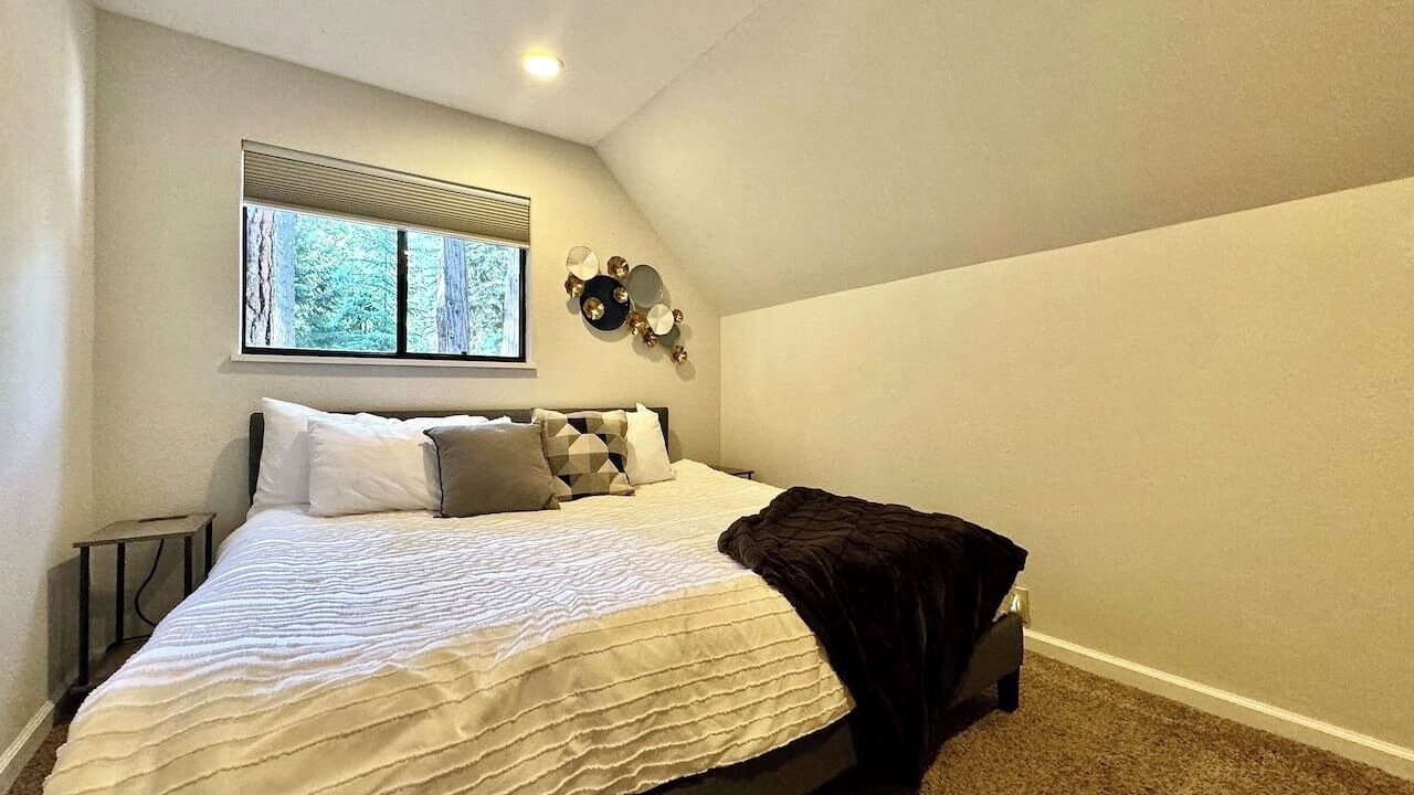 Photo of Bedroom in Pollock Pines