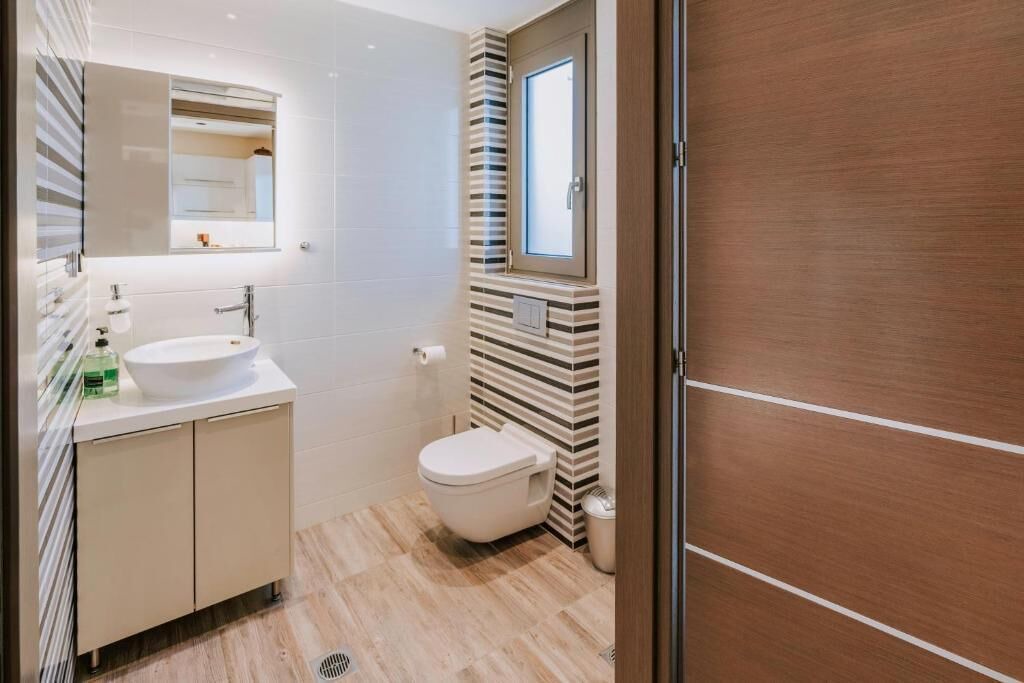 Photo of Bathroom in Korinos