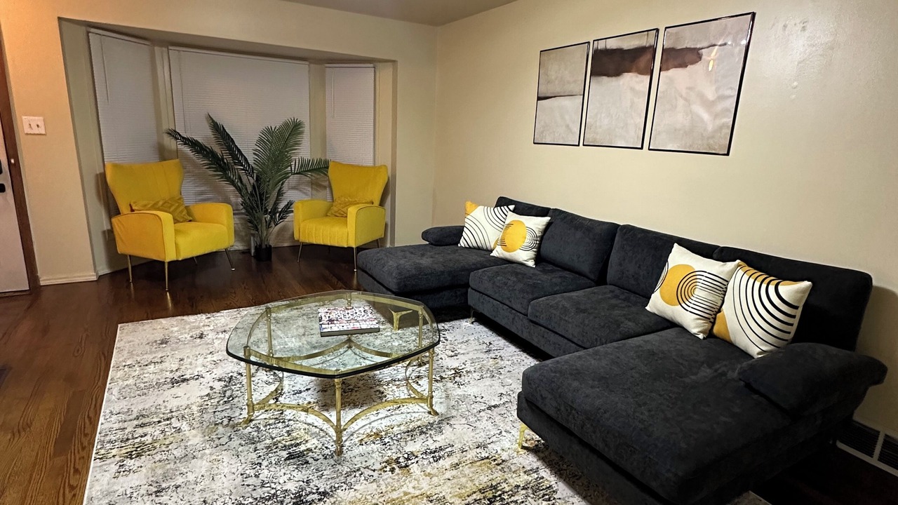 Photo of Livingroom in Southfield
