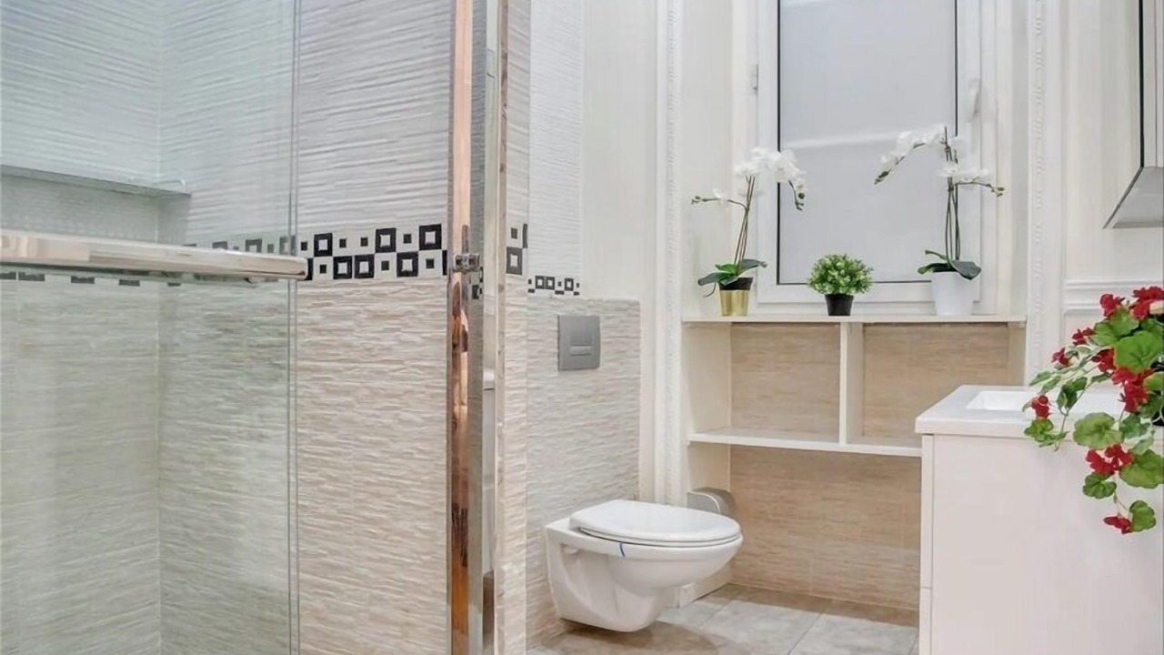 Photo of Bathroom in Chaussee-d'Antin