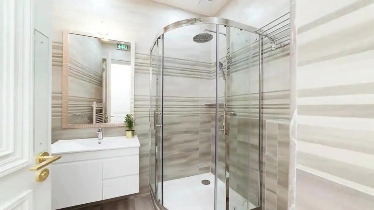 Photo of Bathroom in Chaussee-d'Antin