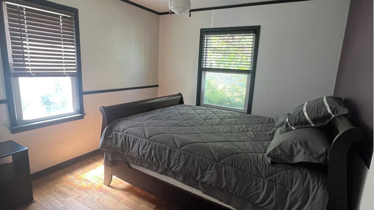 Photo of Bedroom in Flint