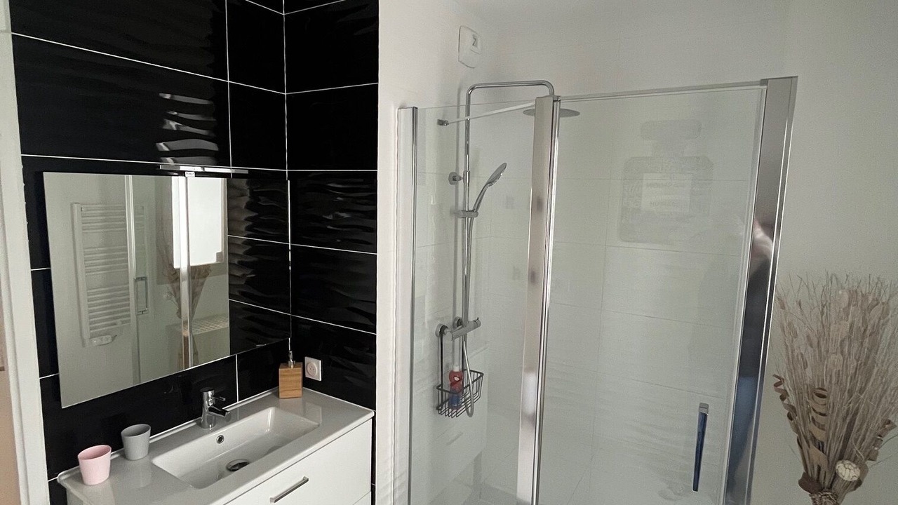 Photo of Bathroom in Magny-le-Hongre
