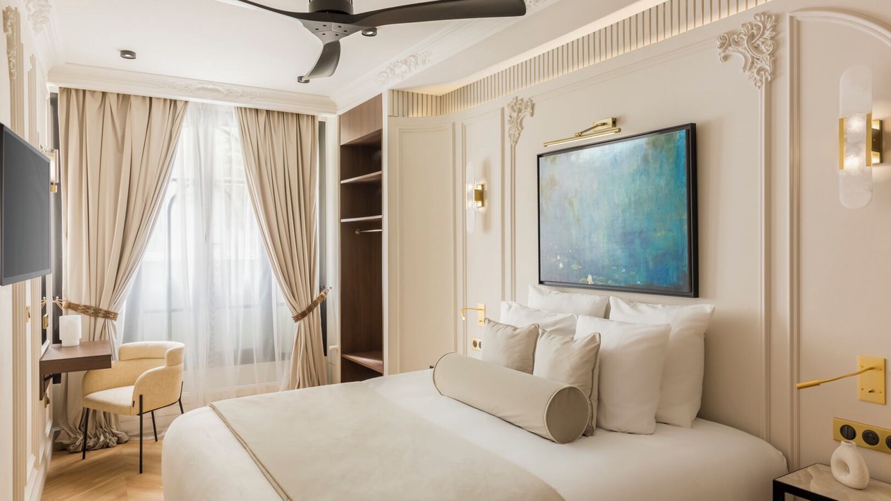 Photo of Bedroom in 7th Arrondissement