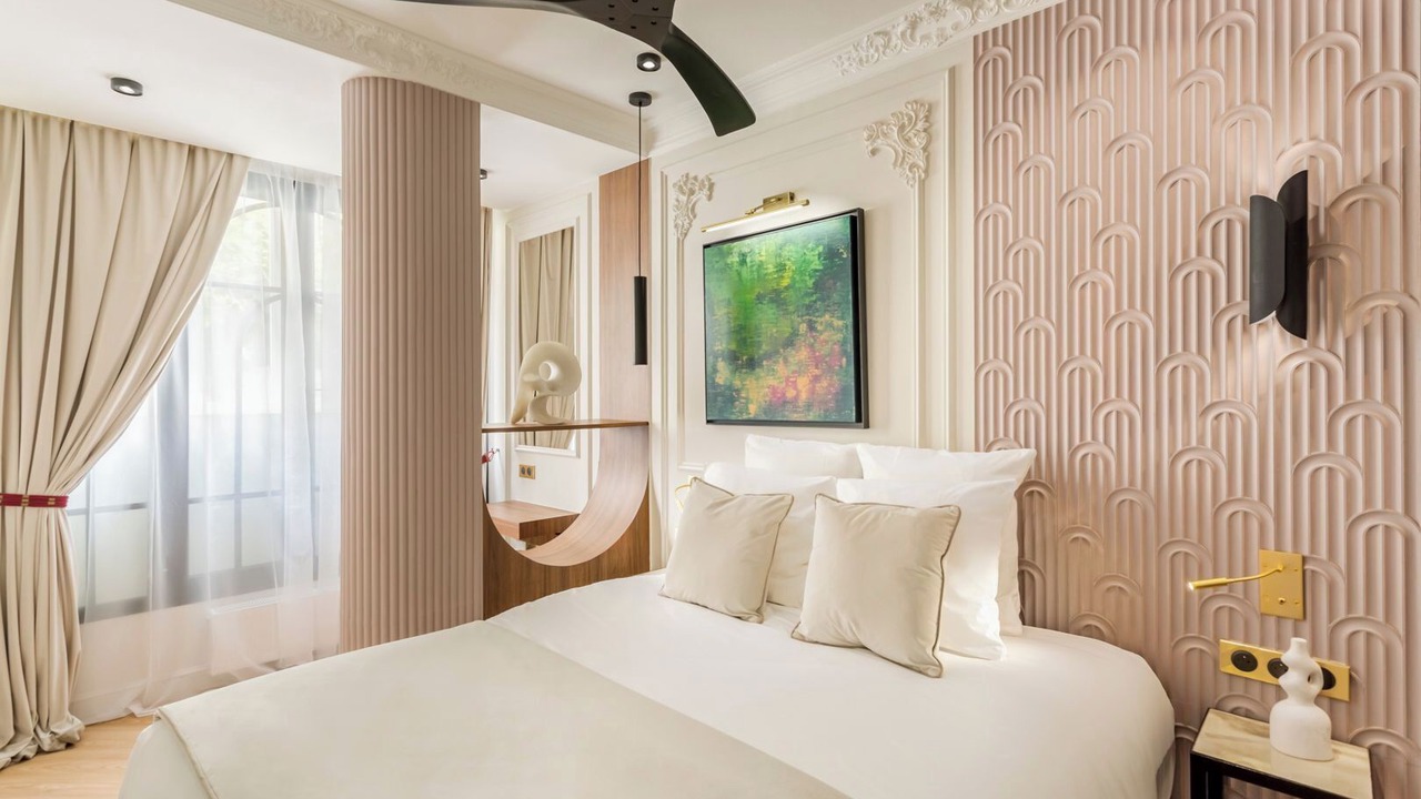 Photo of Bedroom in 7th Arrondissement