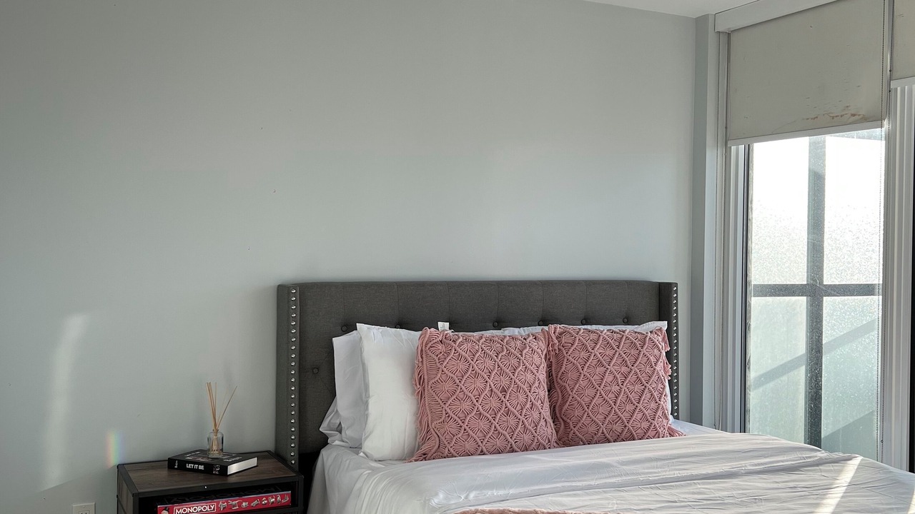 Photo of Bedroom in Bay Street Corridor