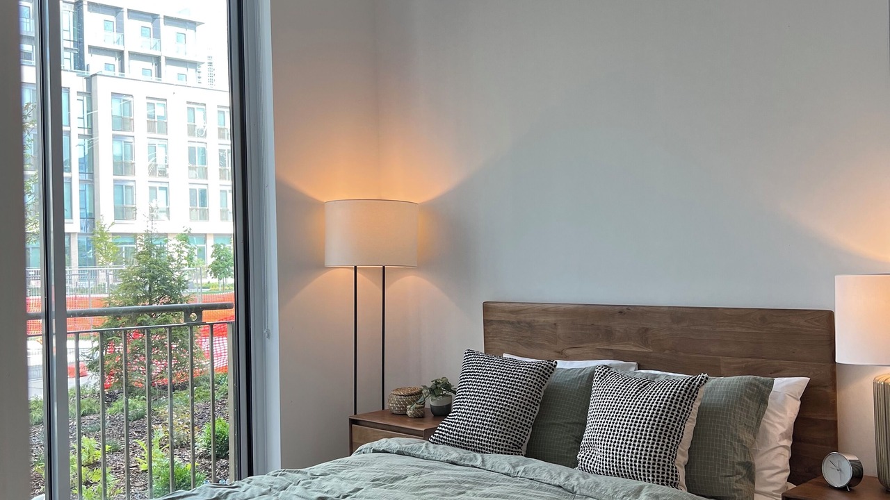 Photo of Bedroom in Bay Street Corridor