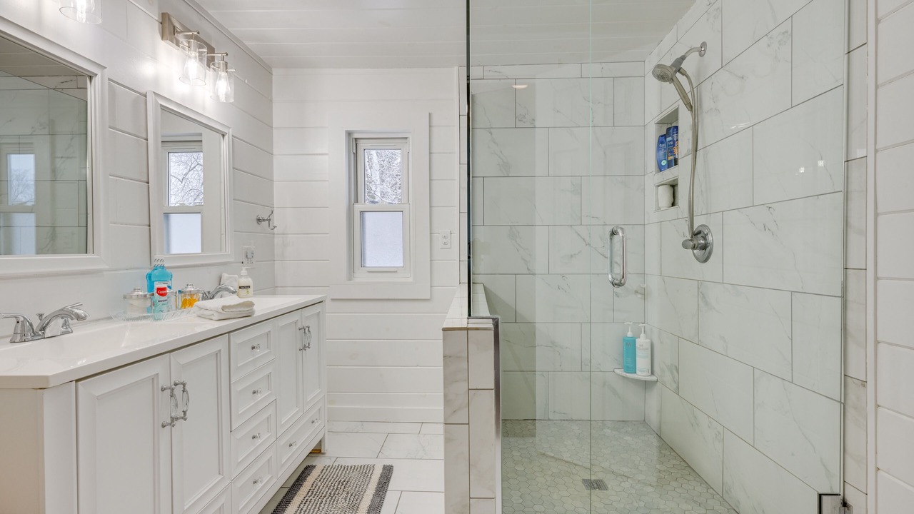 Photo of Bathroom in Lake Fenton