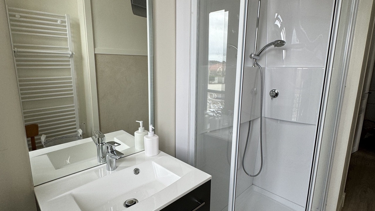 Photo of Bathroom in Saint-Come-de-Fresne