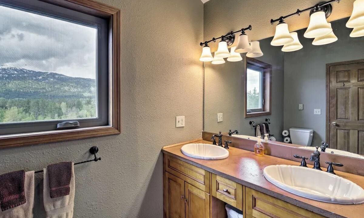 Photo of Bathroom in Tamarack Resort