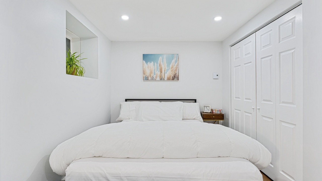 Photo of Bedroom in Ottawa Division