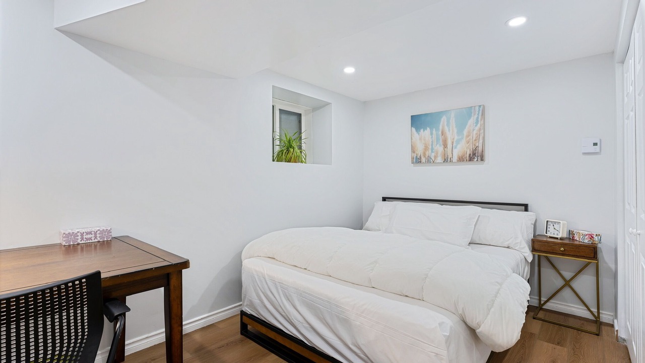 Photo of Bedroom in Ottawa Division