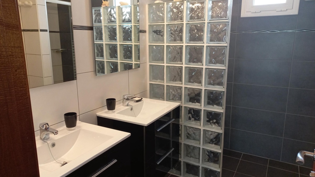 Photo of Bathroom in Bon Relax
