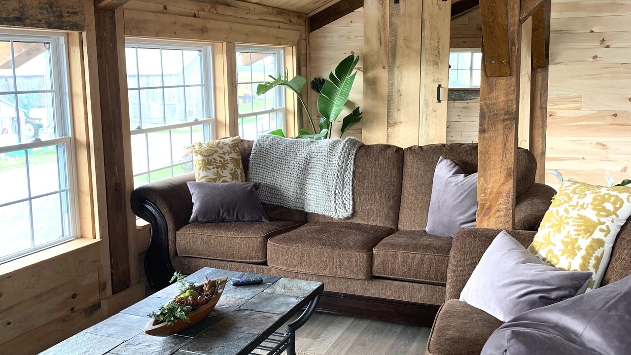 Photo of Livingroom in Edwardsburgh/Cardinal