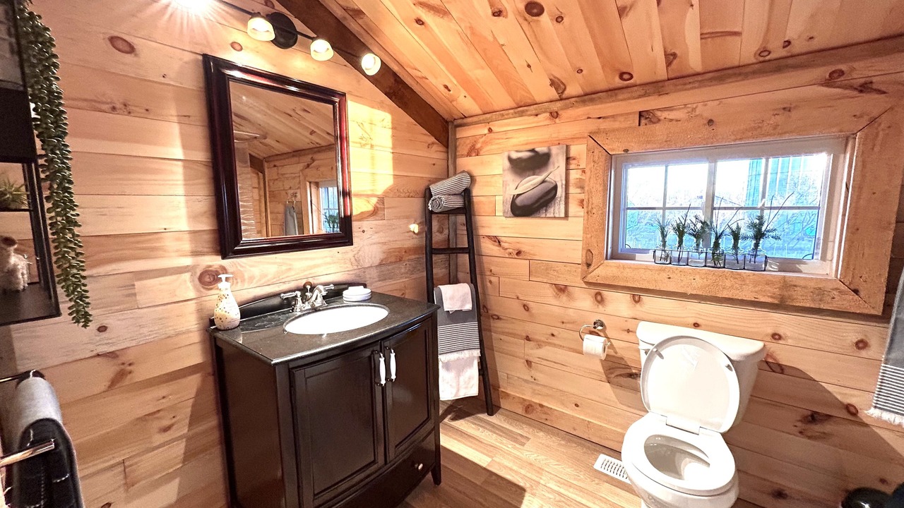 Photo of Bathroom in Edwardsburgh/Cardinal