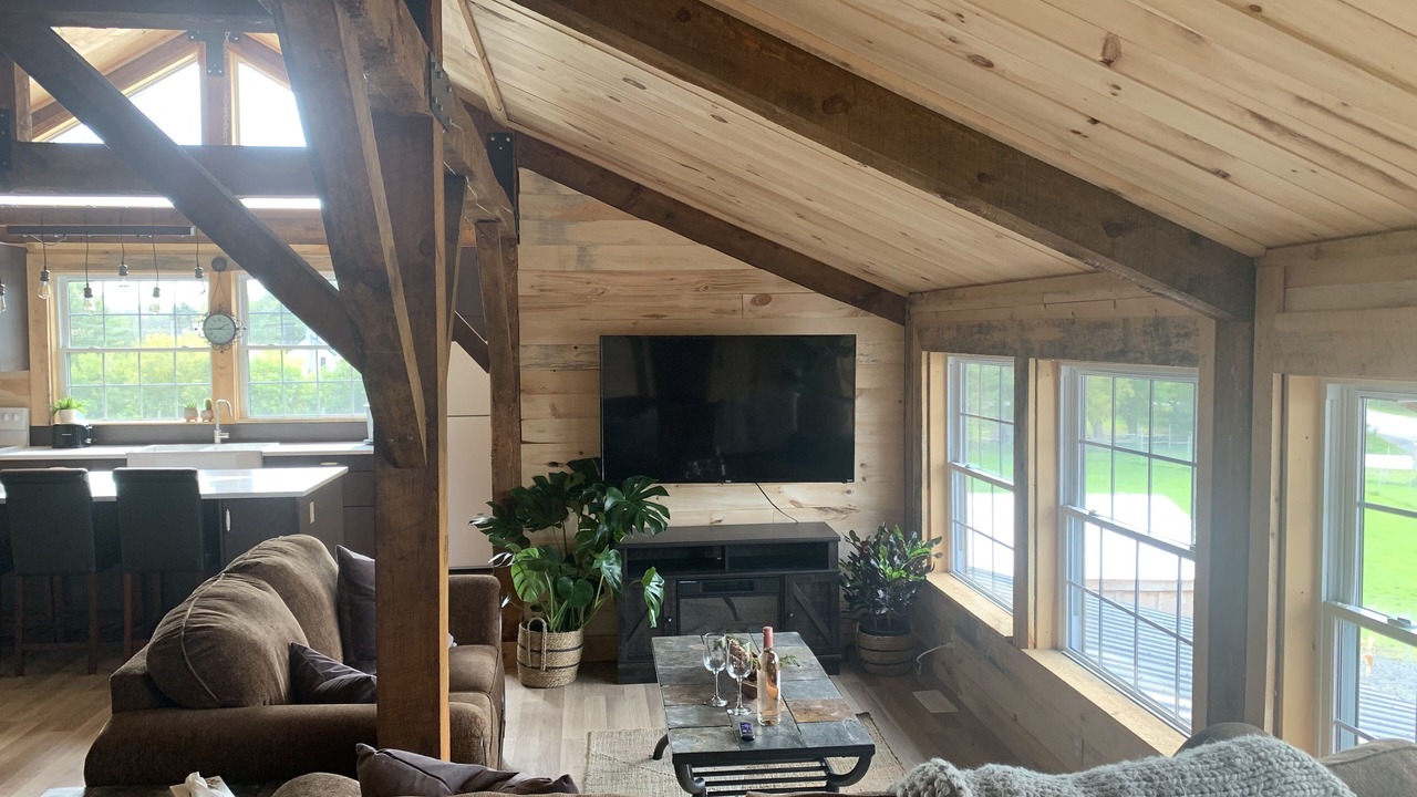 Photo of Livingroom in Edwardsburgh/Cardinal