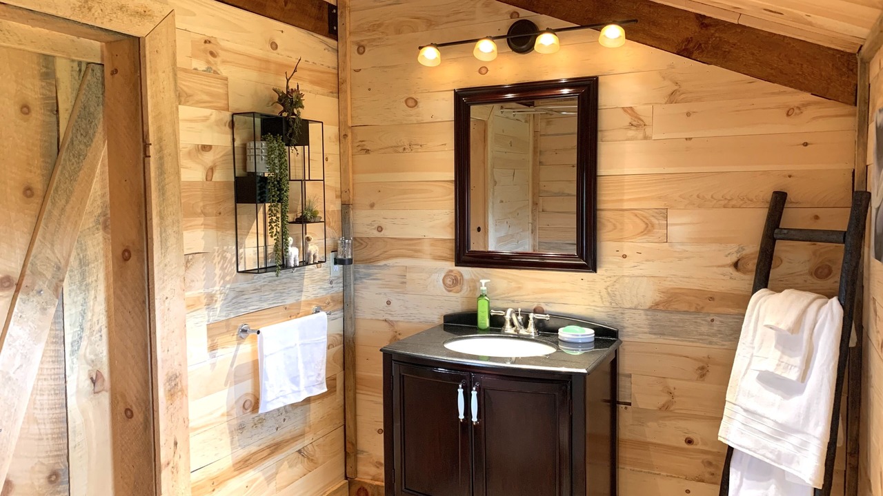 Photo of Bathroom in Edwardsburgh/Cardinal