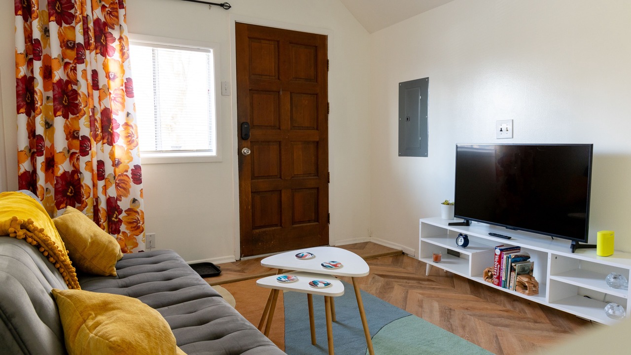 Photo of Livingroom in East Central