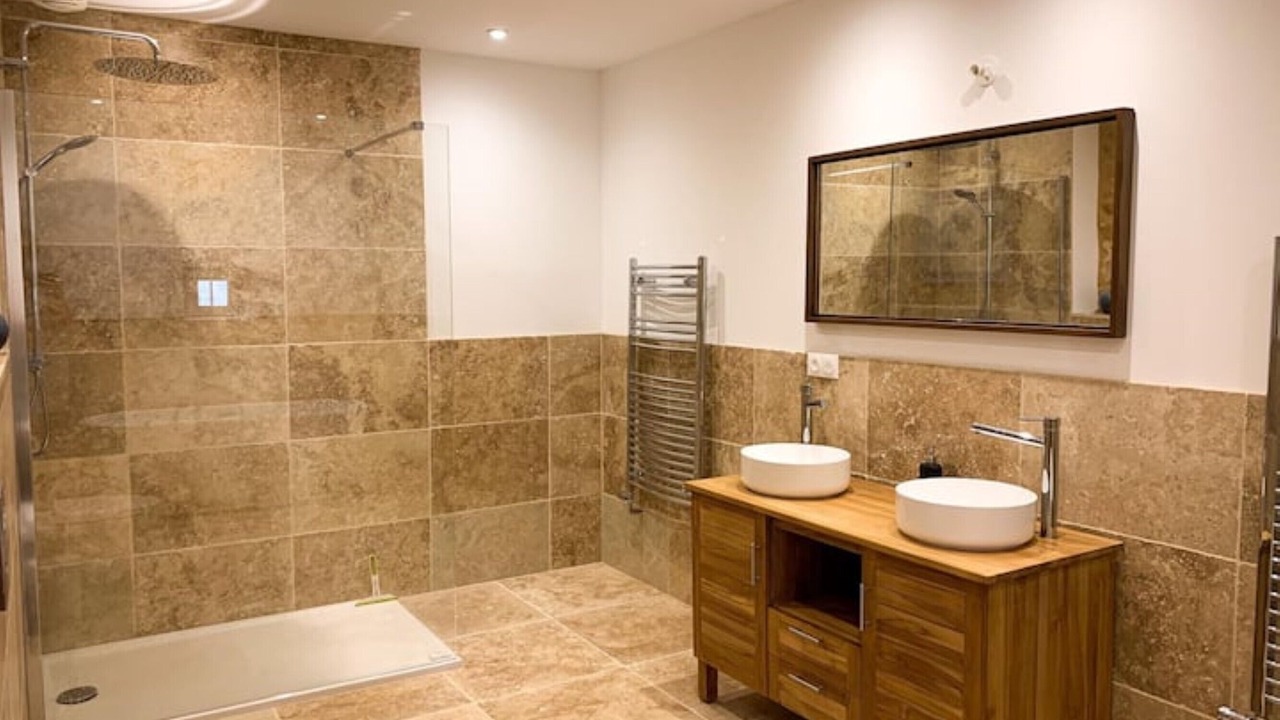 Photo of Bathroom in Charnay
