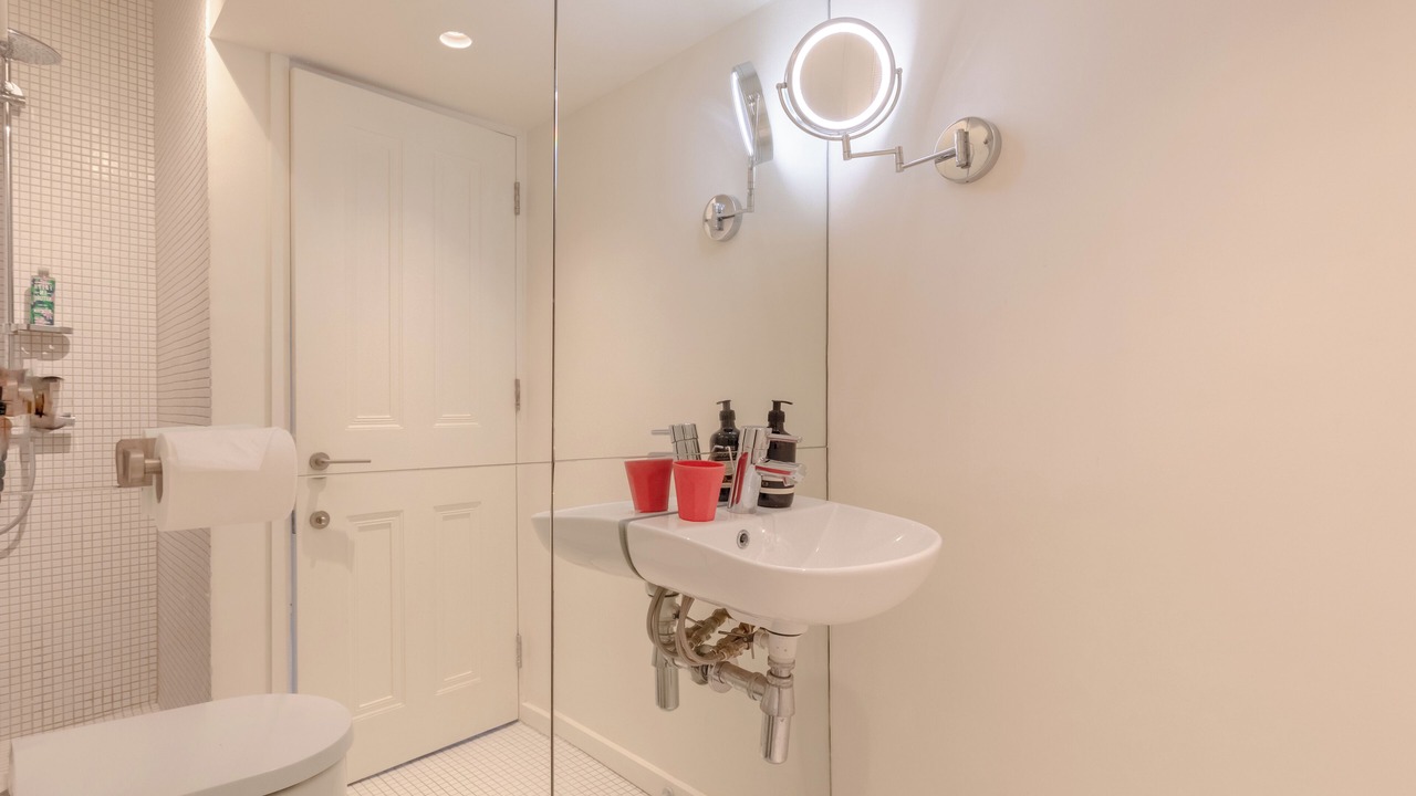 Photo of Bathroom in Cantelowes