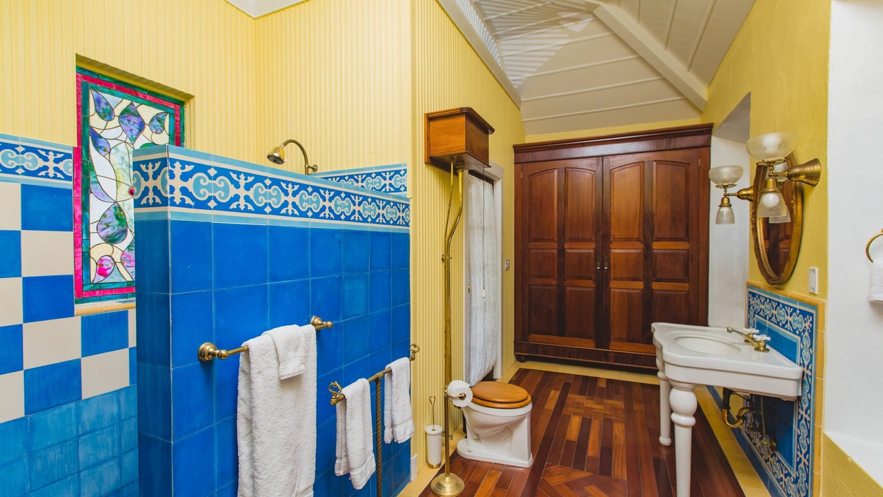 Photo of Bathroom in Estate Sprat Hall