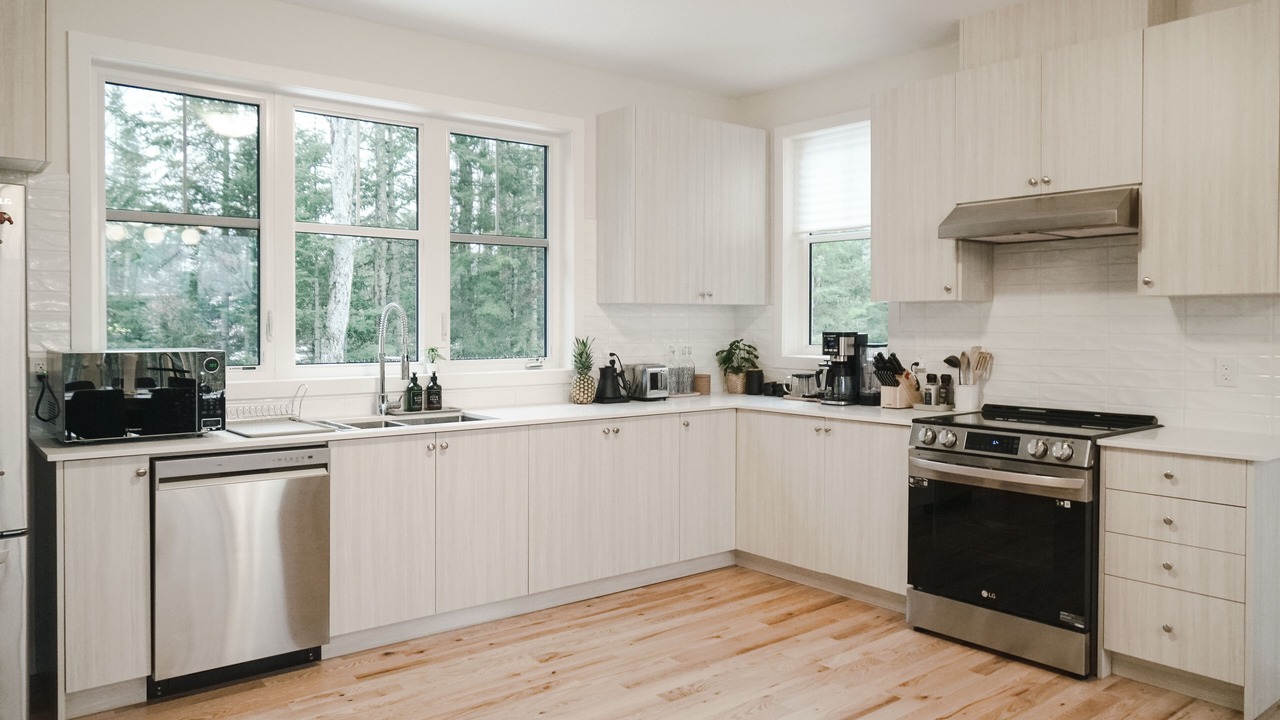 Photo of Kitchen in Lake of Bays