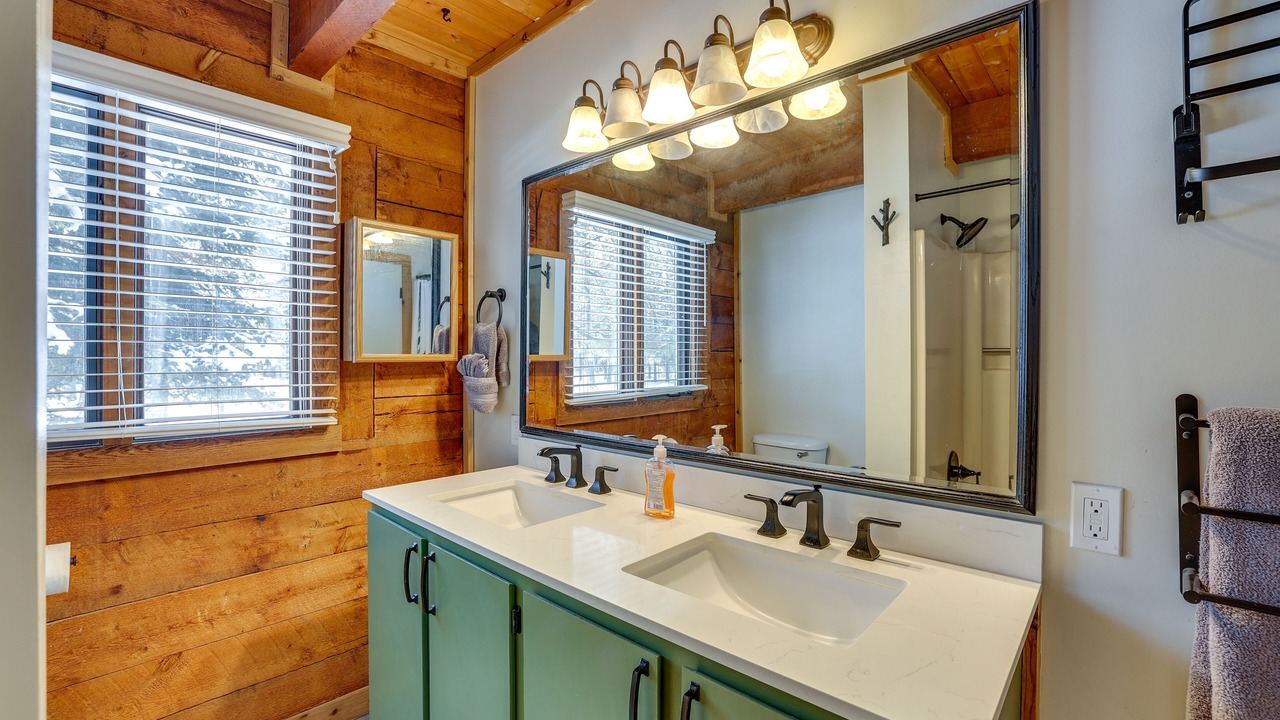 Photo of Bathroom in Tamarack Resort