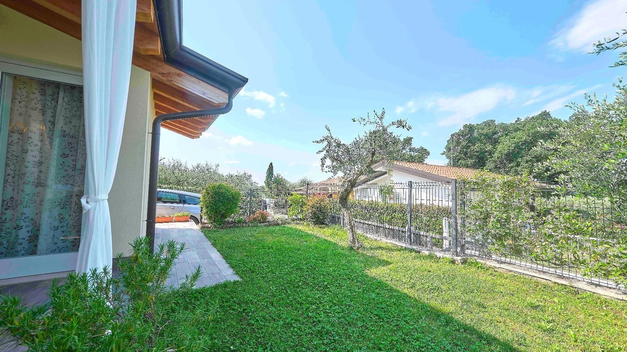 Photo of Outdoor in Calmasino