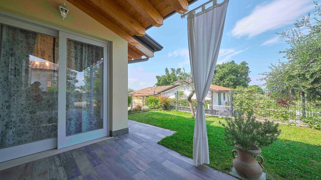 Photo of Patio Balcony in Calmasino