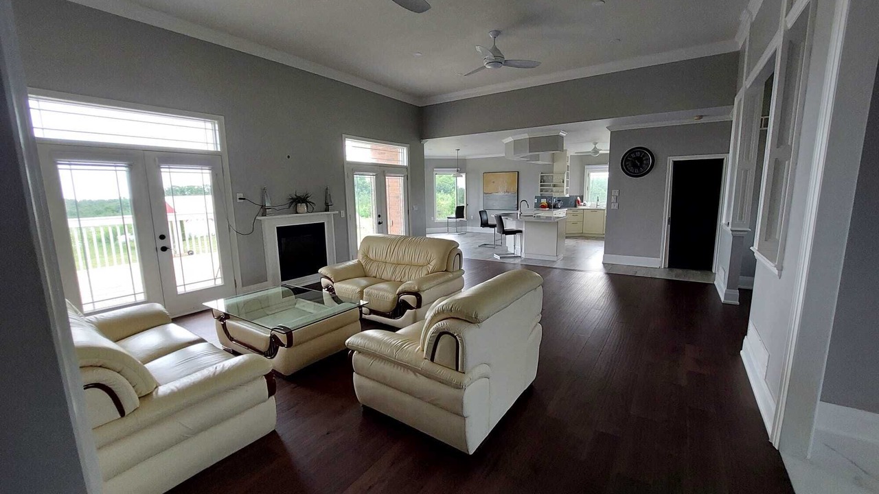 Photo of Livingroom in Durham Region