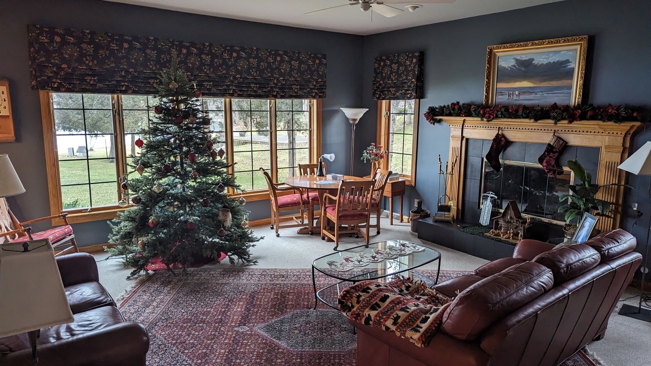 Photo of Livingroom in Oconomowoc
