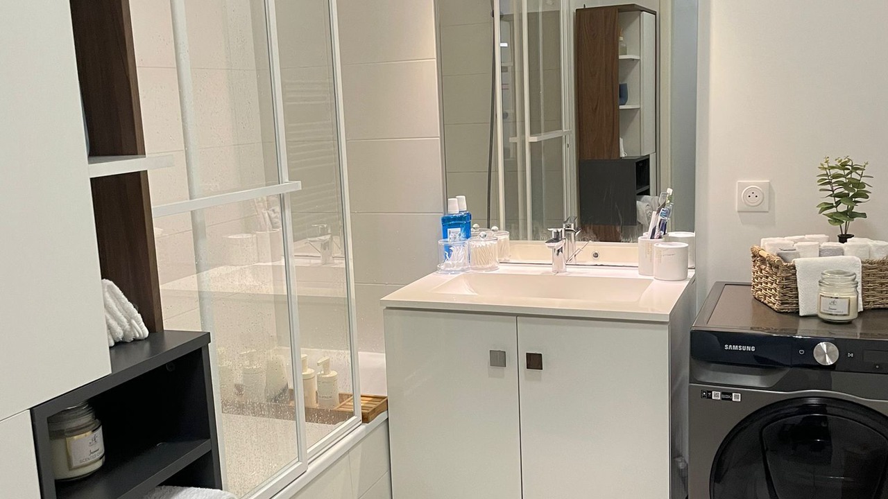 Photo of Bathroom in Saint-Cyr-l'Ecole