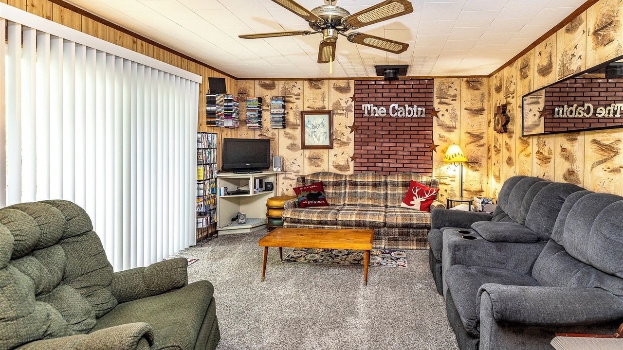 Photo of Livingroom in Neillsville