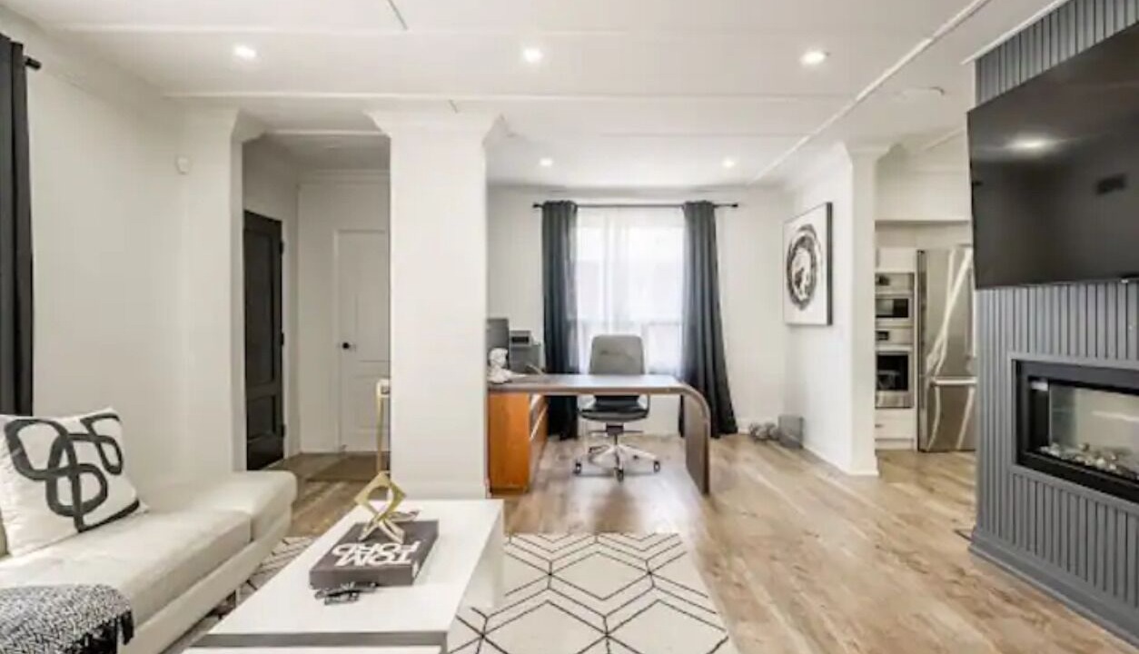 Photo of Livingroom in Mineola