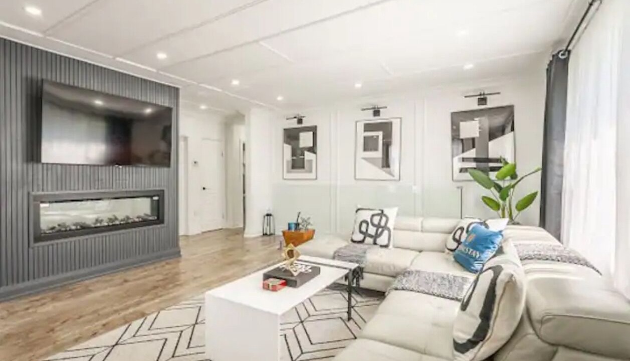 Photo of Livingroom in Mineola