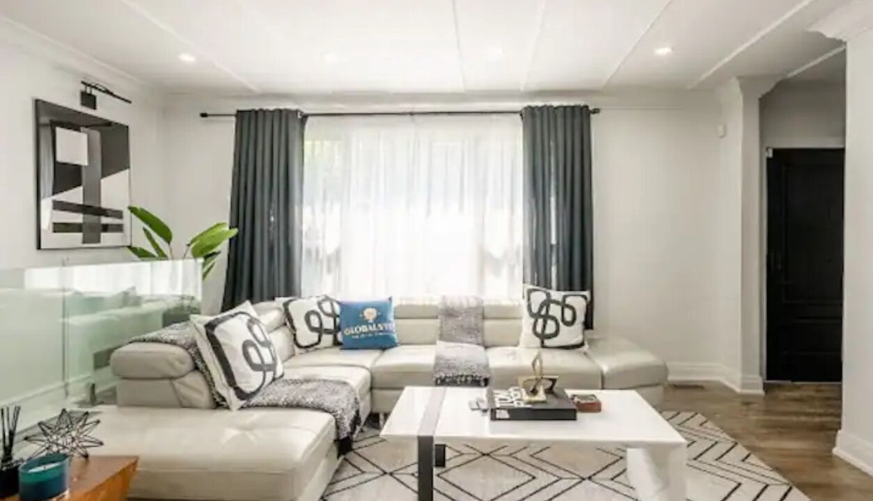Photo of Livingroom in Mineola