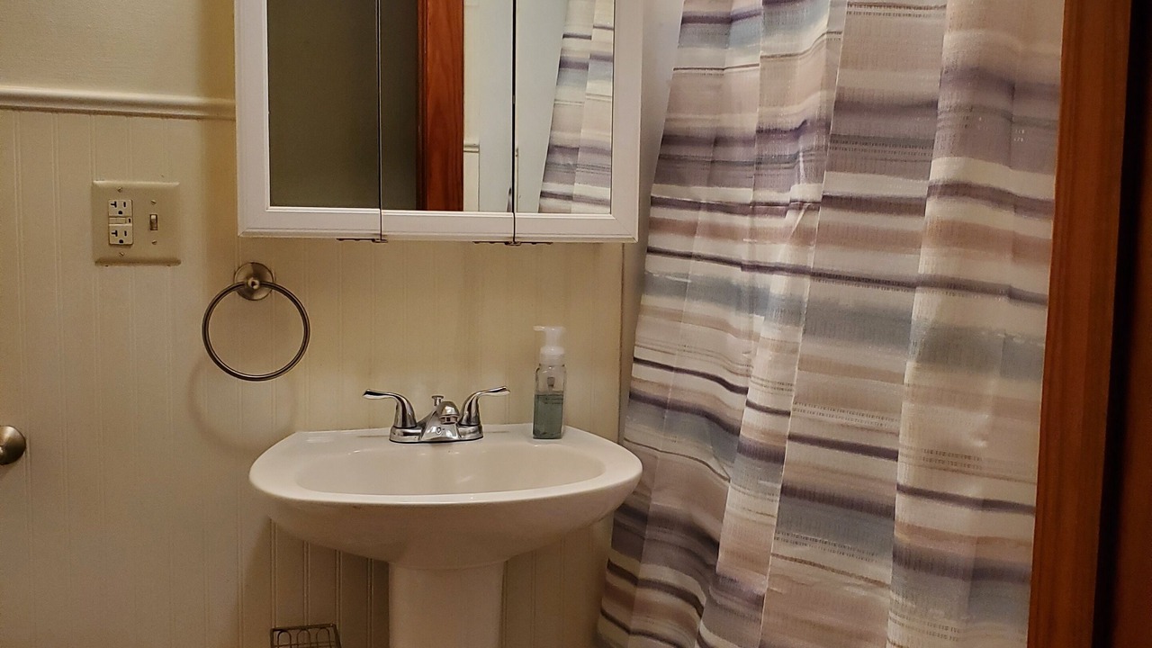 Photo of Bathroom in Crainville