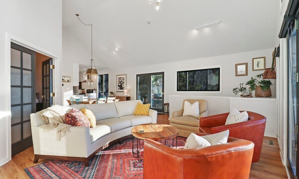 Photo of Livingroom in East Troy