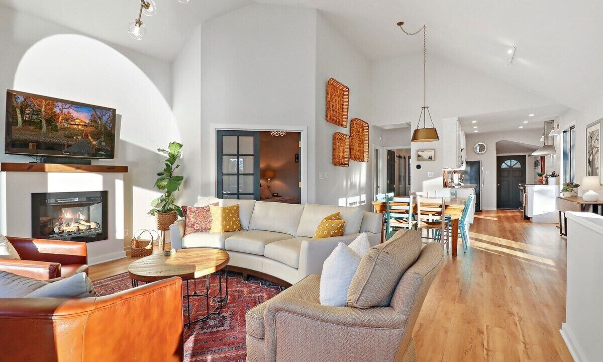 Photo of Livingroom in East Troy