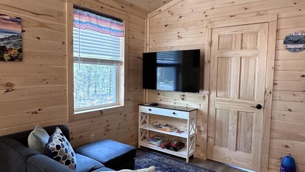 Photo of Livingroom in Town Hill